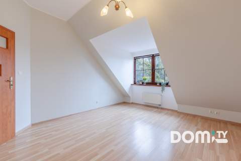 Przestronne, duża komórka lokatorska, balkon