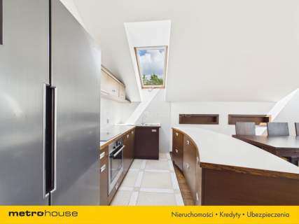 Apartament 2 garaże i komórka