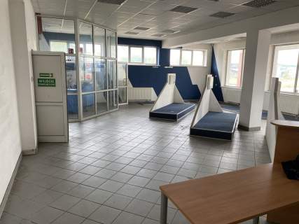 235 m2 , parter, tani prąd, rampa