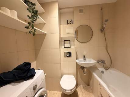2 pokoje z balkonem, w top lokalizacji, do wejścia