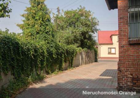 Działka z zabudowaniami