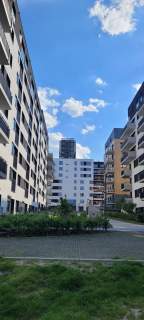 Nowoczesne, zadbane, 2-pok. z przestronną loggią i garażem.