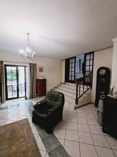 Dom o powierzchni 240m2, działka 2154m2, Wolica