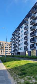 Nowoczesne, zadbane, 2-pok. z przestronną loggią i garażem.
