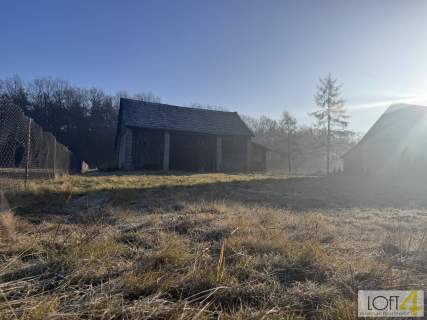 Wyjątkowa, uzbrojona działka pod lasem.