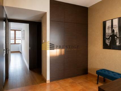 Przestronny 4-pokojowy apartament Wilanów