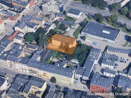 Budynek biurowy w centrum z parkingiem