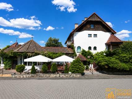 ZAJAZD Z RESTAURACJĄ NA SPRZEDAŻ - GMINA OZIMEK