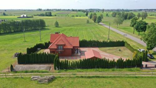 Urokliwy dom gotowy do zamieszkania