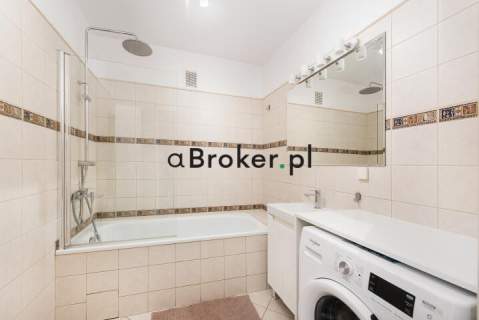 70 m2 3 osobne pokoje, balkon, piwnica blisko Zakrzówek, tramwaj