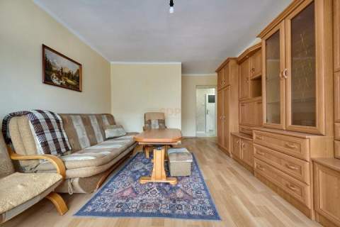 2 pokoje Balkon Piwnica Oddzielna kuchnia Cicha okolica
