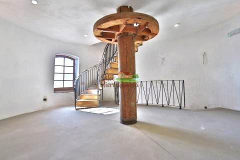 Wiatrak typu Holenderskiego pod restaurację airbnb
