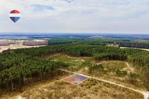 Działka budowlana w bezpośrednim sąsiedztwie lasu