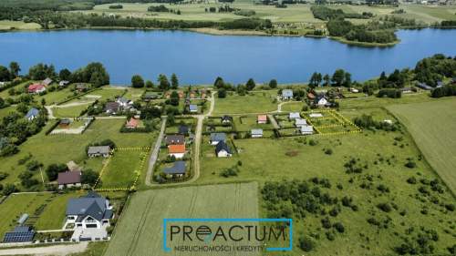 Działka nad jeziorem z fundamentem, W E, Mazury
