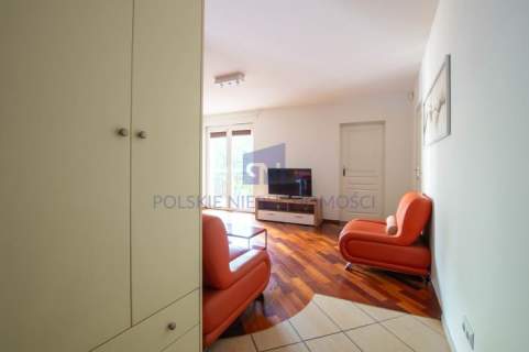 Krzyki 2 pokoje Balkon Miejsce postojowe.