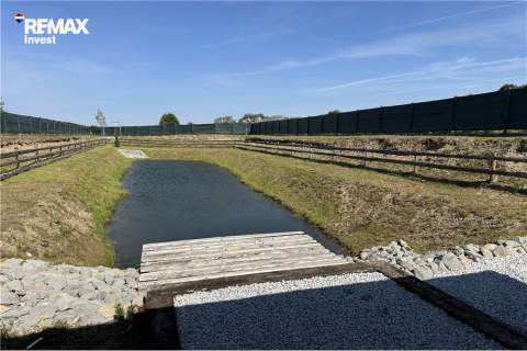 Rekreacyjna działka ze stawem 5km od Park Rozrywki