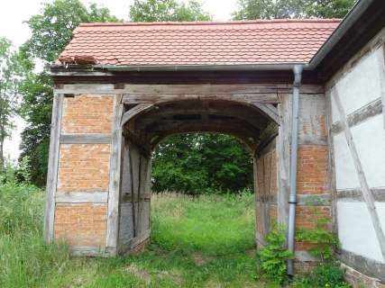 XVIII-wieczny zespół dworsko-parkowy
