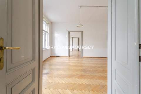 Okazja inwestycyjna na Starym Mieście, 125m2