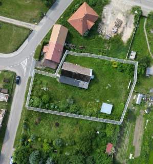 Na sprzedaż działka 1752 m z domem   Siemianice