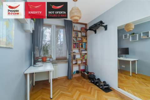 53,4 m -salon z kuchnią 2 sypialnie po remoncie