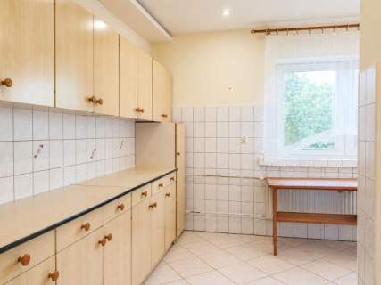 Kłobuck 2 pokoje 2 piętro balkon do remontu