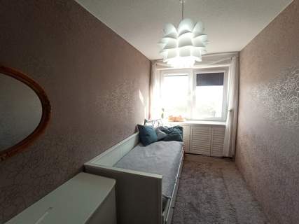 Wyposażone 2 pokoje, odrębna kuchnia, balkon