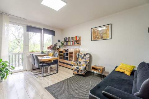 2 pokoje 51,32 m duży balkon os. Handlowe