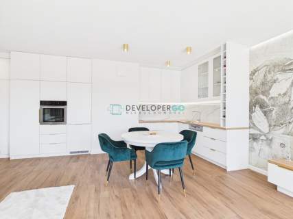 Trzypokojowy apartament w kamienicy z garażem,