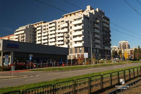 Lokal na sprzedaż z najemcą 122 mkw