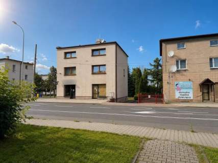 Dom z lokalami usługowymi w doskonałej lokalizacji w Rydułtowach