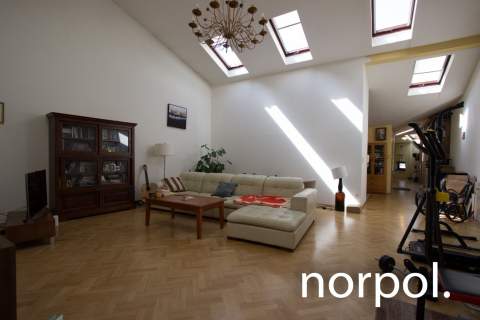 Przestronny apartament z wysokim sufitem, Stare Miasto, Kraków