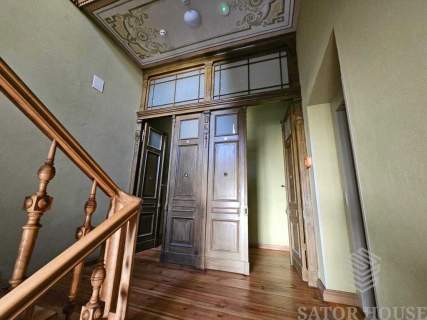 Apartament w odrestaurowanej kamienicy obok Rynku