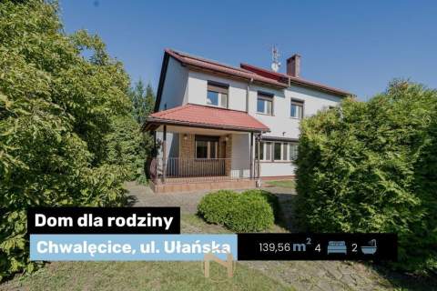 Rodzinny dom w zabudowie bliźniaczej - Chwalęcice