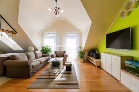 2-pok, 48 m ok. 60 m po podłodze , balkon