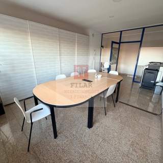 Obiekt -1 ha działki 2400m2 magazyny 770m2 biur 