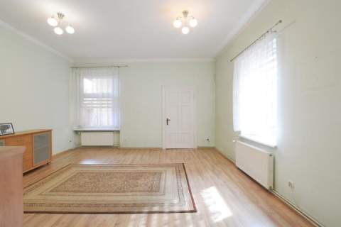 1 piętro, zadbana kamienica, 90 m2