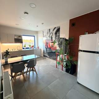 Obiekt -1 ha działki 2400m2 magazyny 770m2 biur 