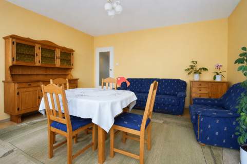 4 POKOJE, BALKON, PIWNICA 73,7m2 2 PIĘTRO 