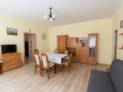 NIKISZOWIEC. Do zamieszkania, na biuro lub pod wynajem
