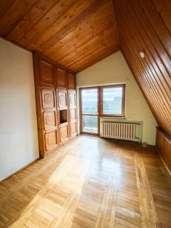 Wolnostojący dom z dużym tarasem i garażem w Koniakowie