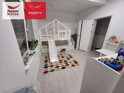 Nowoczesny dom z basenem i spa