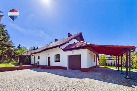 Przestronny dom z ogrodem i strefą relaksu
