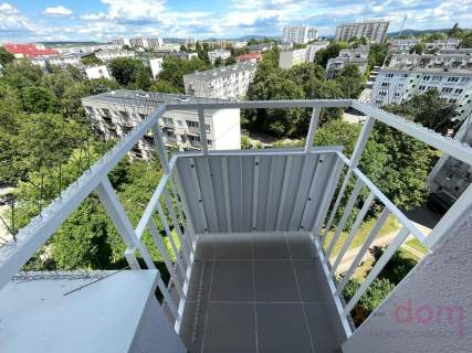 Kawalerka 26,5 m z osobną kuchnią i balkonem KSM