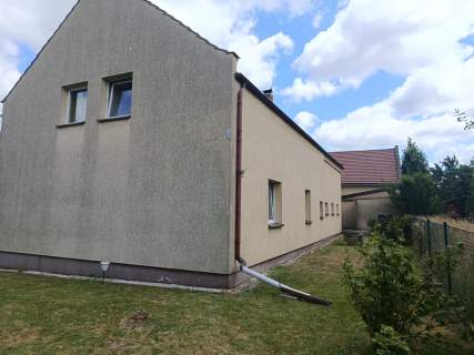 Sprzedam dom z pomieszczeniami gospodarczymi 72m2, 175 m2