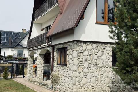 Dom w centrum Czarnej Góry z widokiem na Tatry