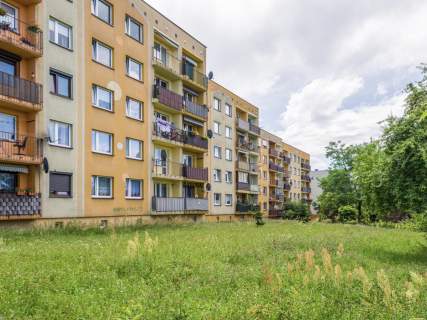 Przestronne z balkonem i widokiem na zieleń, 3pok