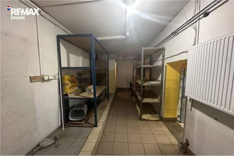 Lokal handlowo-usługowy wolnostojący z parkingiem