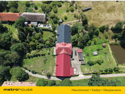 Przypałacowy folwark w Zagrodnie na 1,5 ha gruntu
