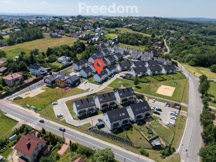 Wieliczka - z ogródkiem i 2 miejscami parkingowymi