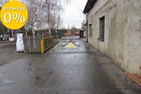DZIAŁKA PRZEMYSŁOWA Z BUDYNKAMI PRZY GRANICY